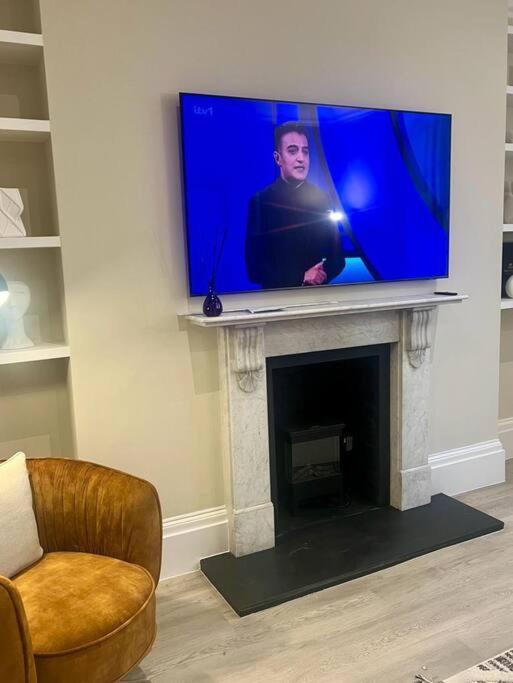 Appartamento New Flat In Holland Park Londra Esterno foto