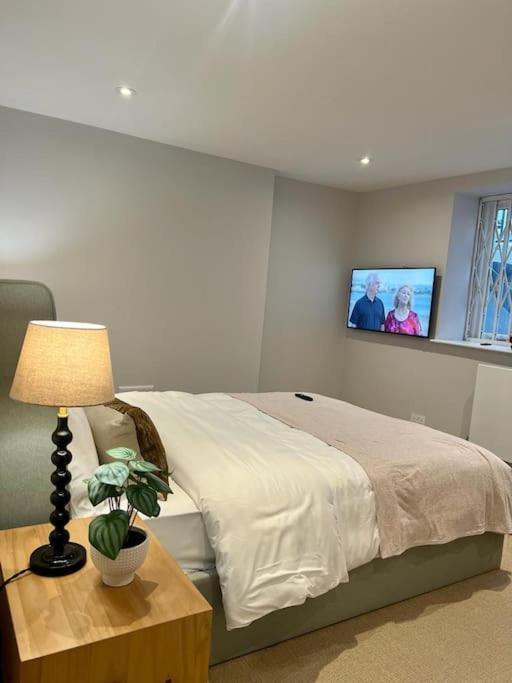 Appartamento New Flat In Holland Park Londra Esterno foto