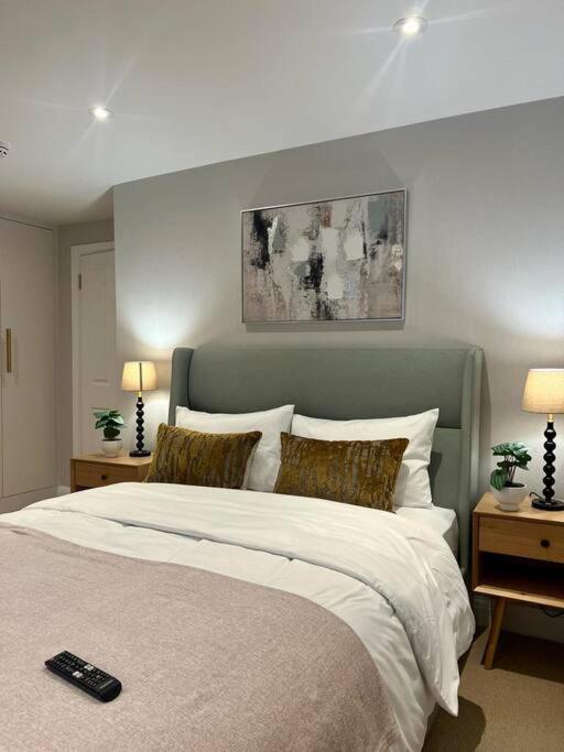 Appartamento New Flat In Holland Park Londra Esterno foto